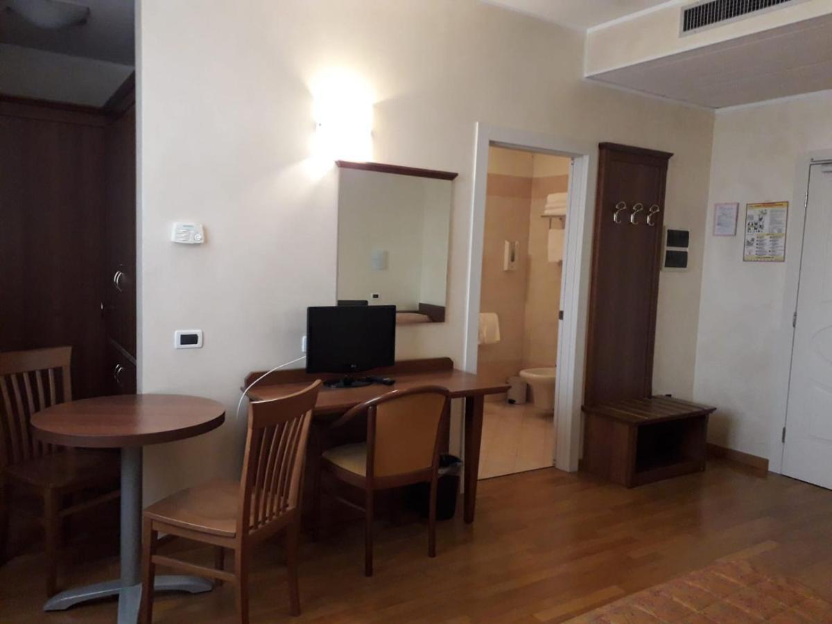 Albergo Ristorante Campanile Azzurro Villafranca Padovana Exteriör bild